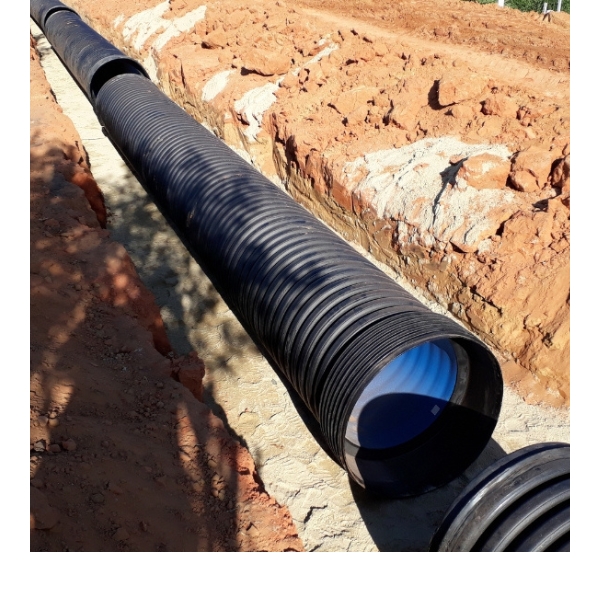 O tubo em PEAD para drenagem é uma solução confiável e eficiente para lidar com o escoamento de água para projetos em áreas urbanas e projetos de construção civil.